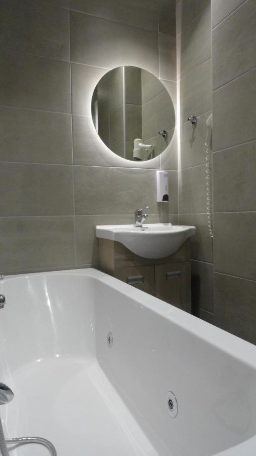 Afroditi Hotel Плакиас Экстерьер фото