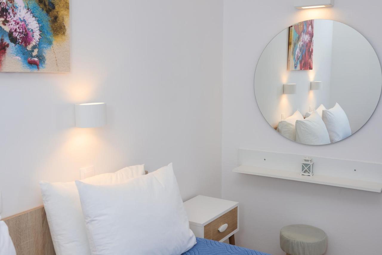 Afroditi Hotel Плакиас Экстерьер фото