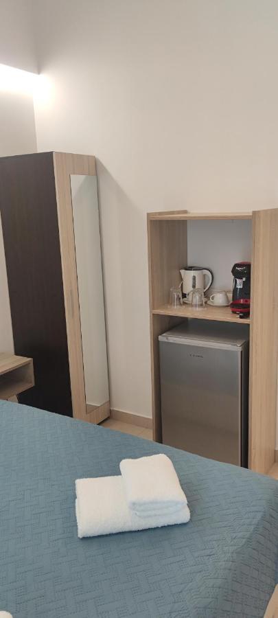 Afroditi Hotel Плакиас Экстерьер фото